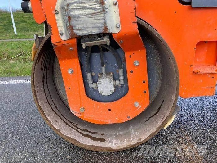 Hamm HD12VV Двойни барабанни ролки
