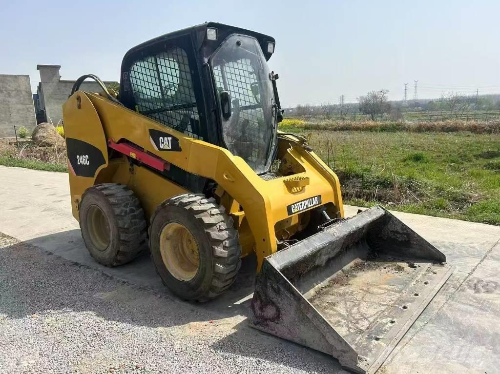 CAT 246 C Мини товарачи
