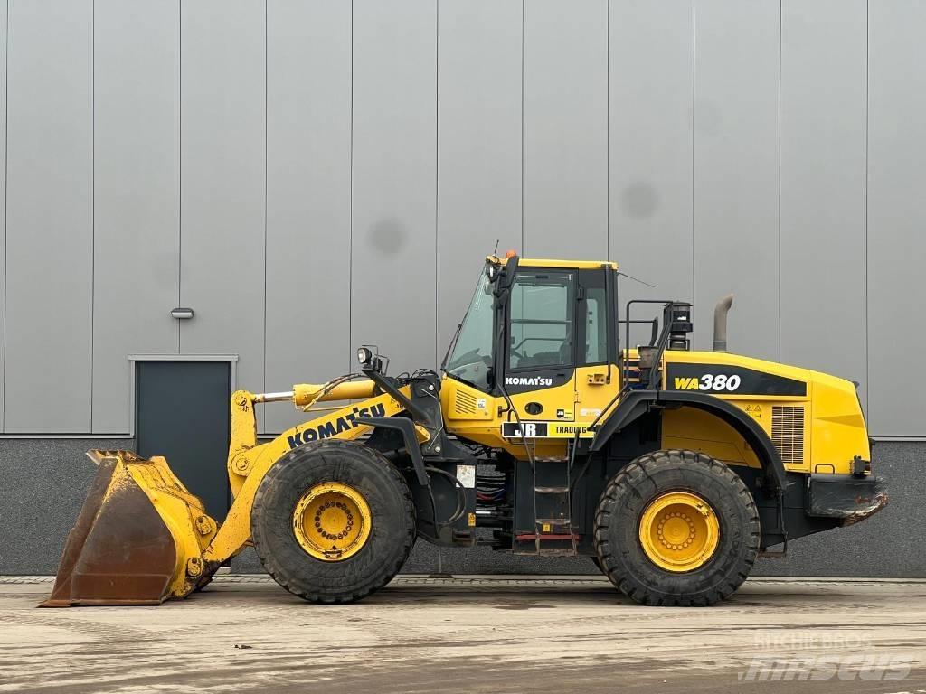 Komatsu WA 380-7 Колесни товарачи