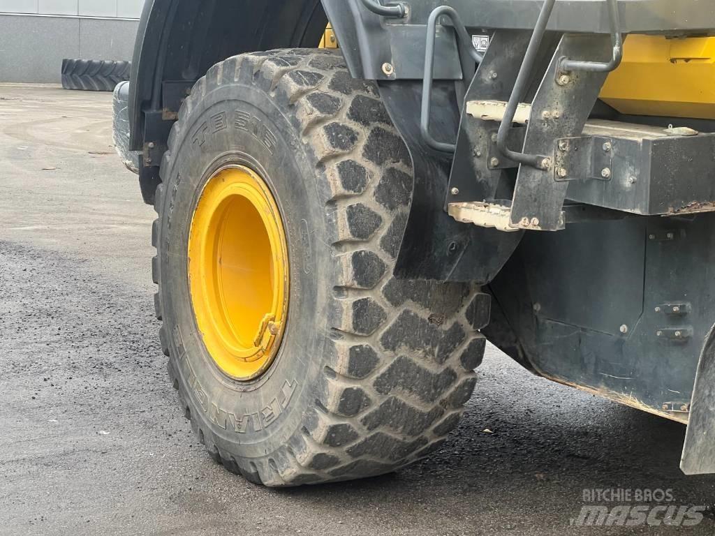 Komatsu WA 380-7 Колесни товарачи