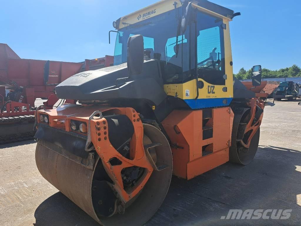 Bomag BW174 AP-4 AM Двойни барабанни ролки
