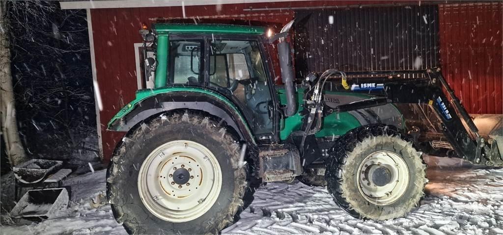Valtra T182 Трактори