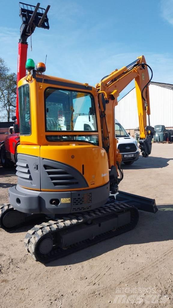 Hyundai X30Z-9AK Средни екскаватори 7т - 12т