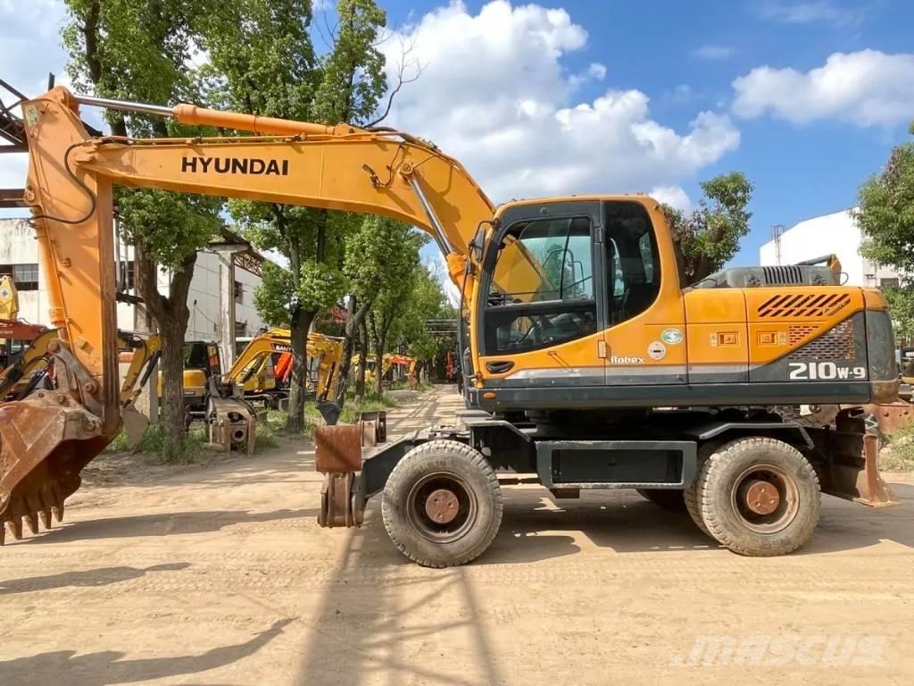 Hyundai R210W-9 Колесни екскаватори