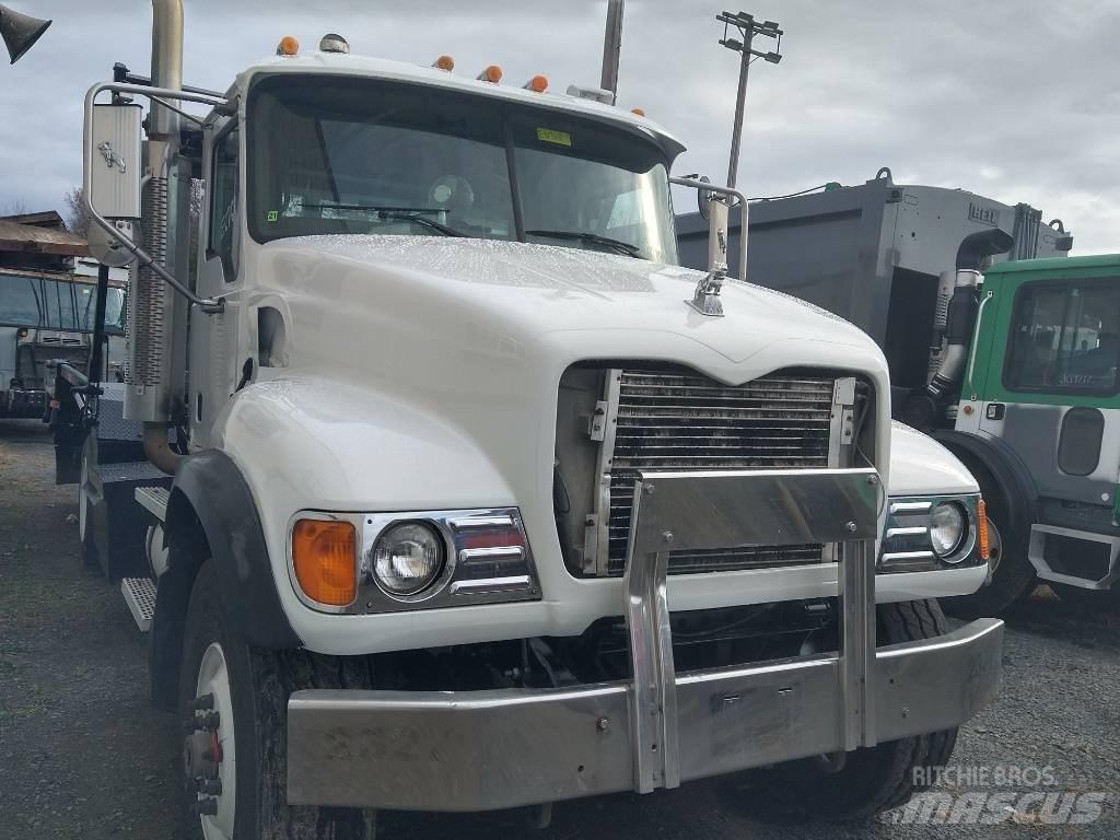 Mack CV 713 Камиони за отпадъци