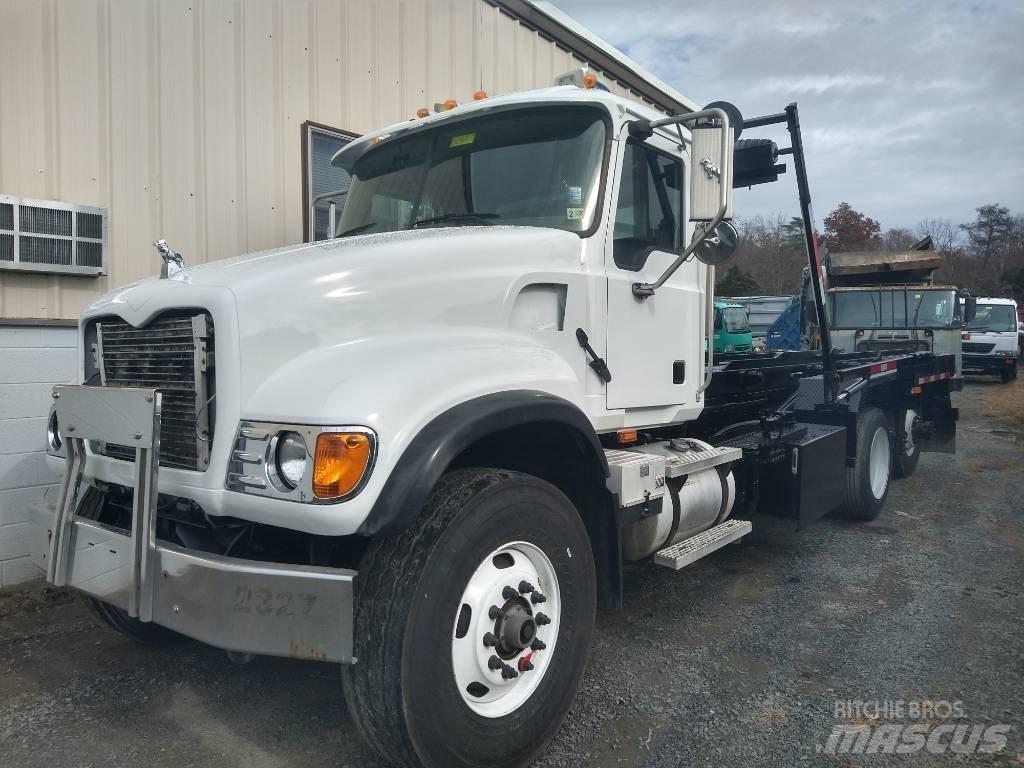 Mack CV 713 Камиони за отпадъци