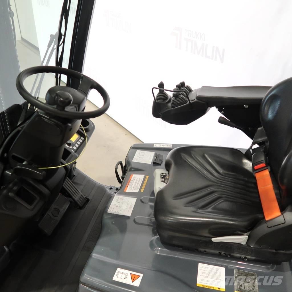 Toyota 8FBEK18T Електрически вилични кари-повдигачи