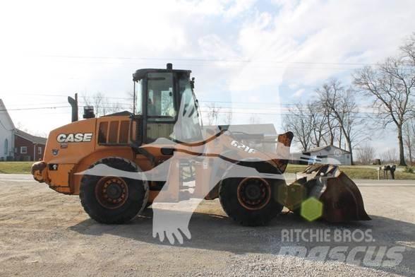 CASE 621F Колесни товарачи