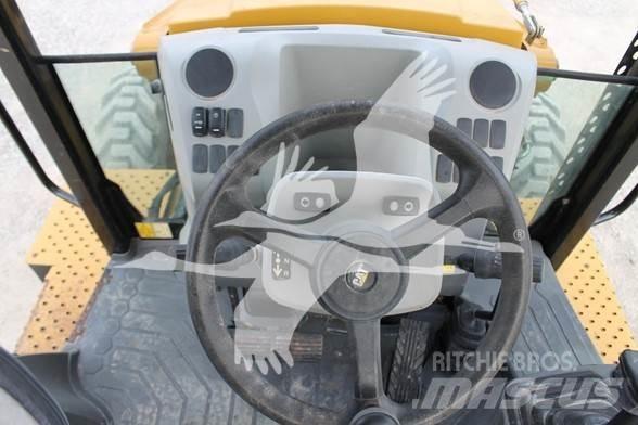 CAT 416F2 Товарач със заден ексватор