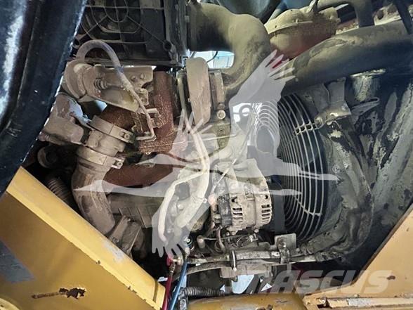 CAT 420F2 IT Товарач със заден ексватор