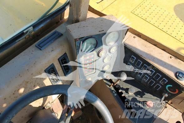 CAT 615C II Скрепери
