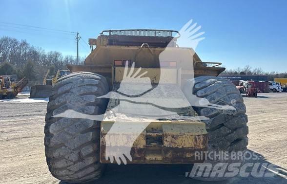 CAT 615C II Скрепери
