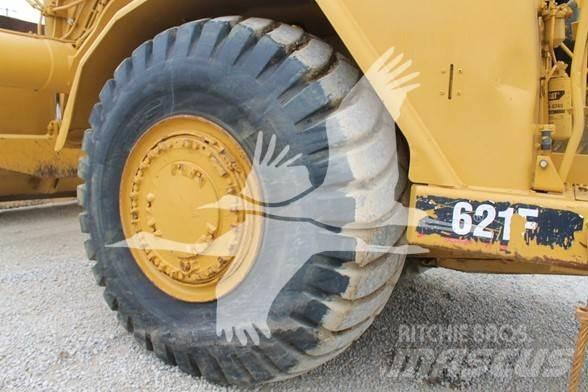 CAT 621F Скрепери
