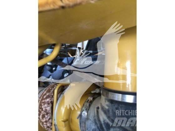 CAT 775F Дъмпери/моторни превозни средства