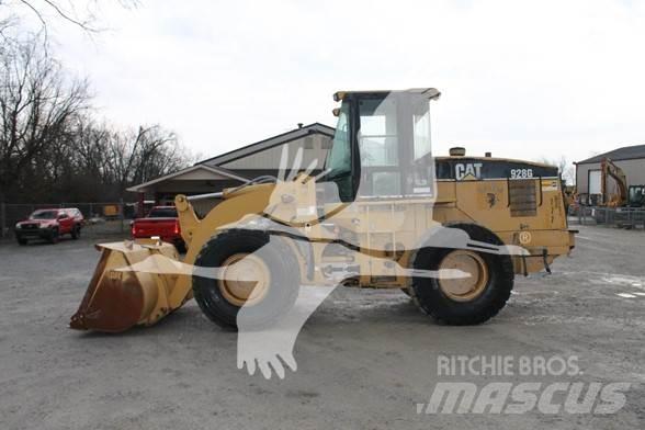 CAT 928G Колесни товарачи