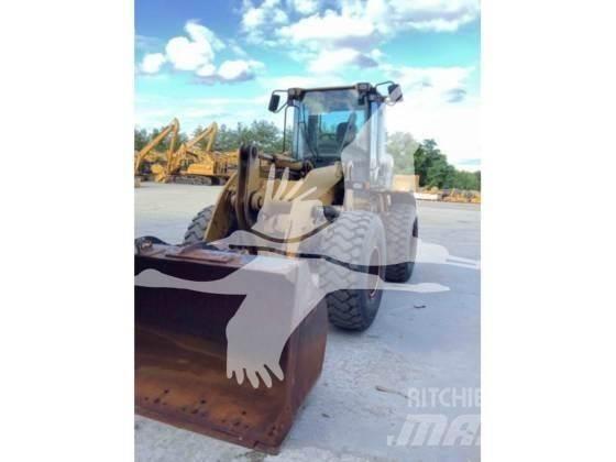 CAT 928G Колесни товарачи