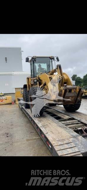 CAT 928G Колесни товарачи
