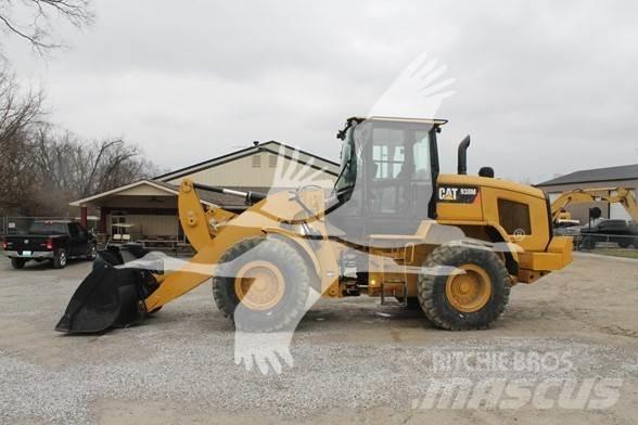CAT 938M Колесни товарачи