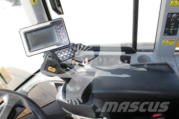 CAT 938M Колесни товарачи