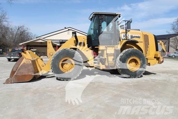CAT 950M Колесни товарачи