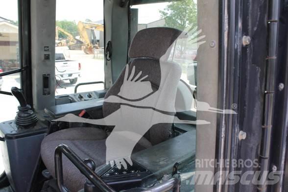 CAT 953C Верижен товарач