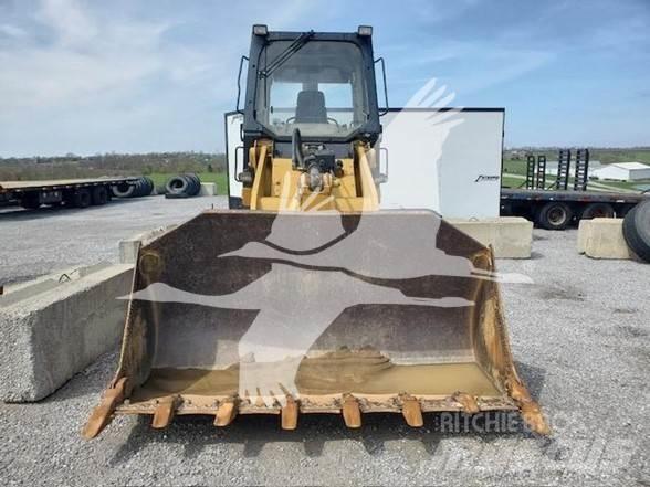 CAT 953C Верижен товарач