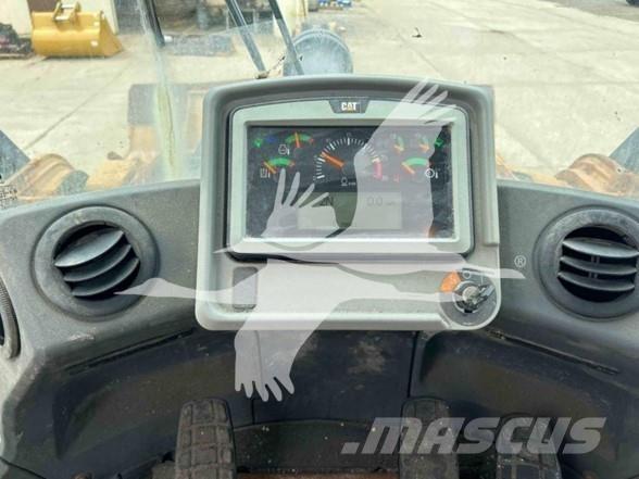 CAT 972M Колесни товарачи