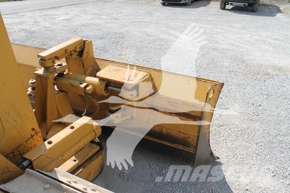 CAT D3C XL Верижни булдозери
