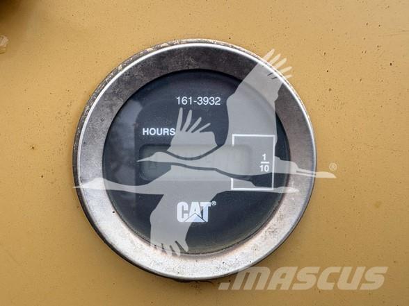 CAT D3G XL Верижни булдозери
