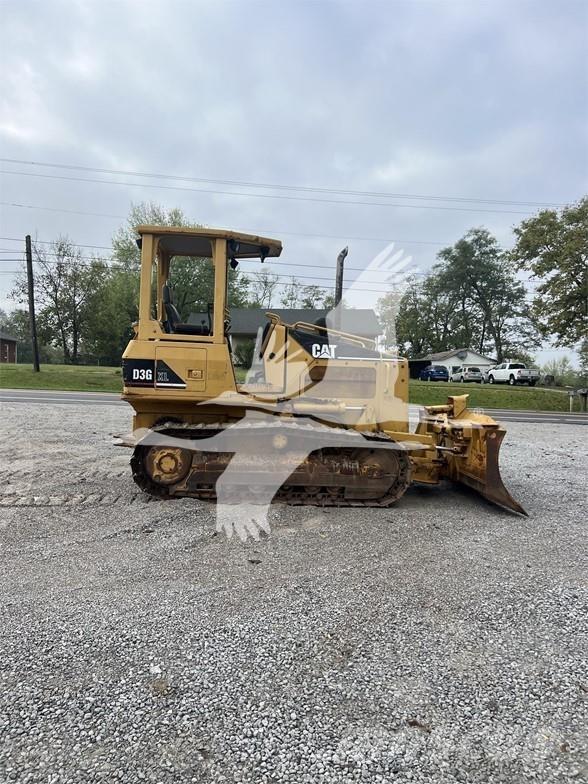 CAT D3G XL Верижни булдозери
