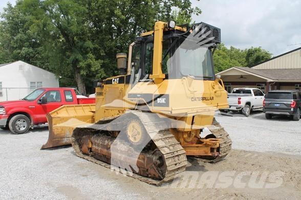 CAT D5M XL Верижни булдозери

