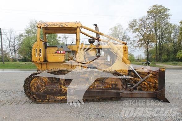 CAT D6C Верижни булдозери
