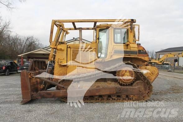 CAT D7H Верижни булдозери
