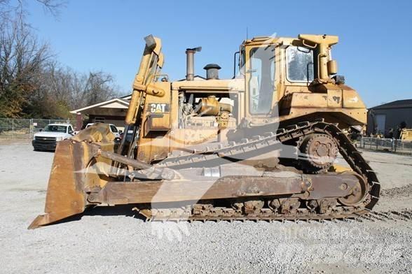CAT D8N Верижни булдозери
