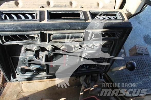 CAT D8N Верижни булдозери
