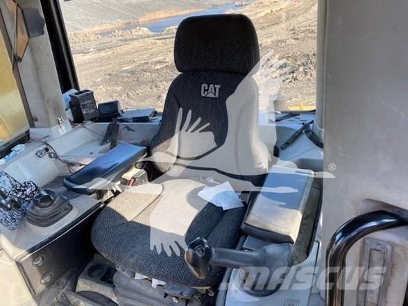 CAT D9T Верижни булдозери
