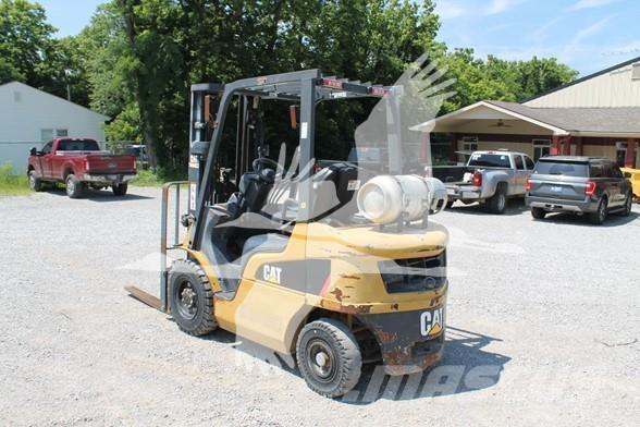 CAT GP25N Дизелови камиони