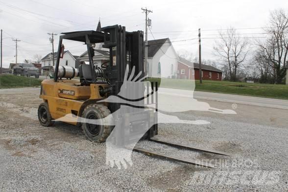 CAT GP40 Дизелови камиони