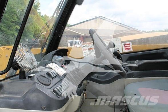 CAT TH407C Телескопични товарачи