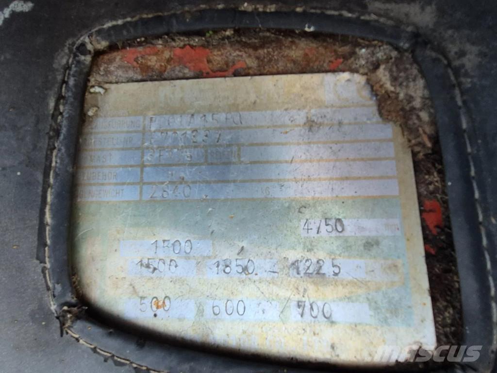 Nissan pd01a15po Камиони с АГУ