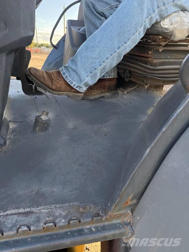 John Deere 310 L EP Товарач със заден ексватор