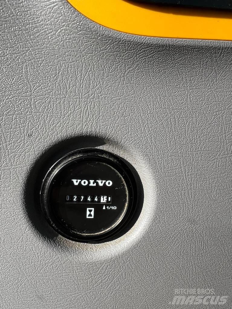 Volvo ECR 58 D Средни екскаватори 7т - 12т