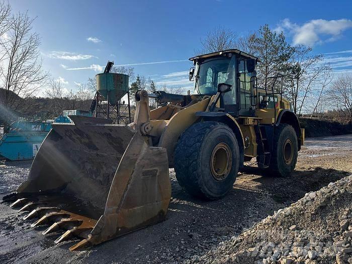 CAT 966M Колесни товарачи