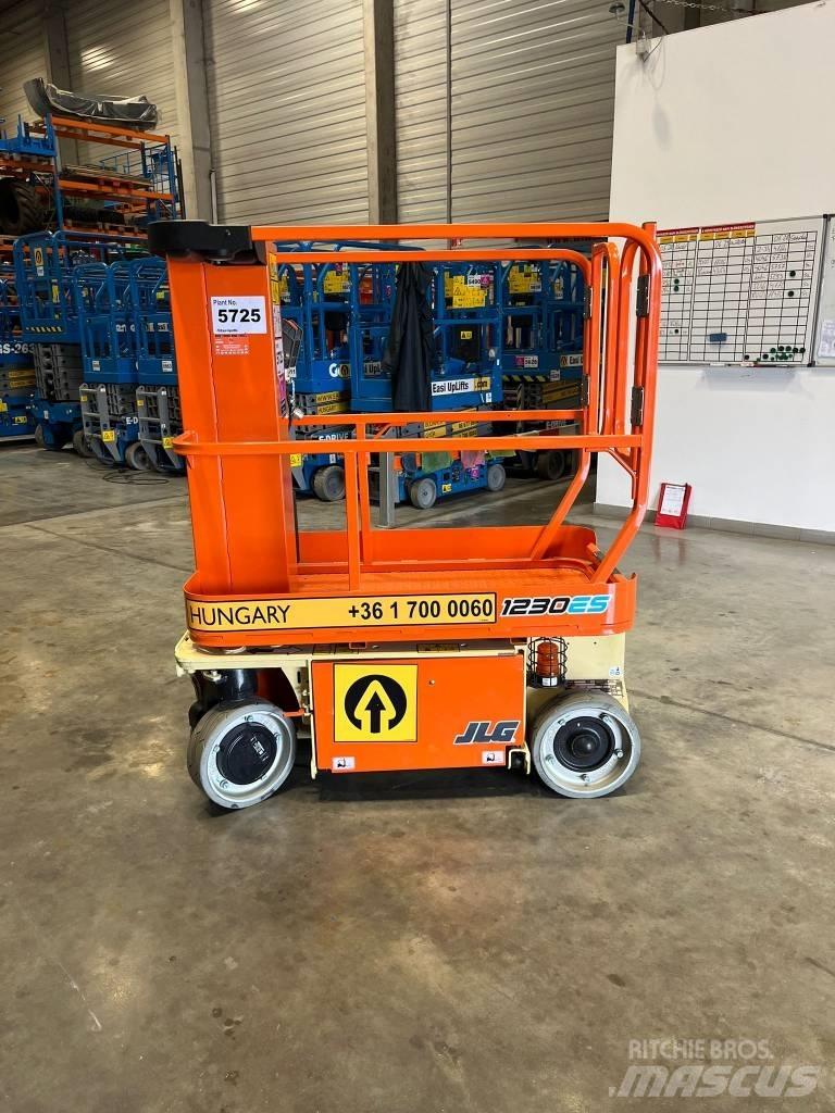 JLG 1230 ES Вертикални мачтови повдигачи
