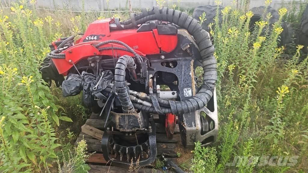 Komatsu C 144 Харвестери