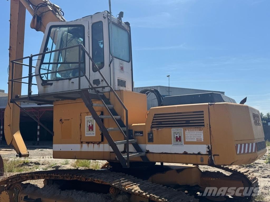 Liebherr 922 Оператори на отпадъци/индустрия
