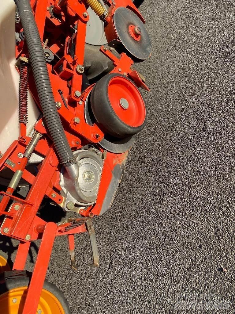 Kuhn Planter 2 Машини за прецизно сеене