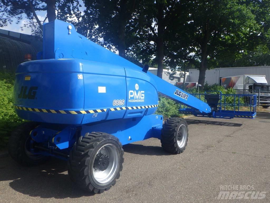 JLG 680S Телескопични повдигачи
