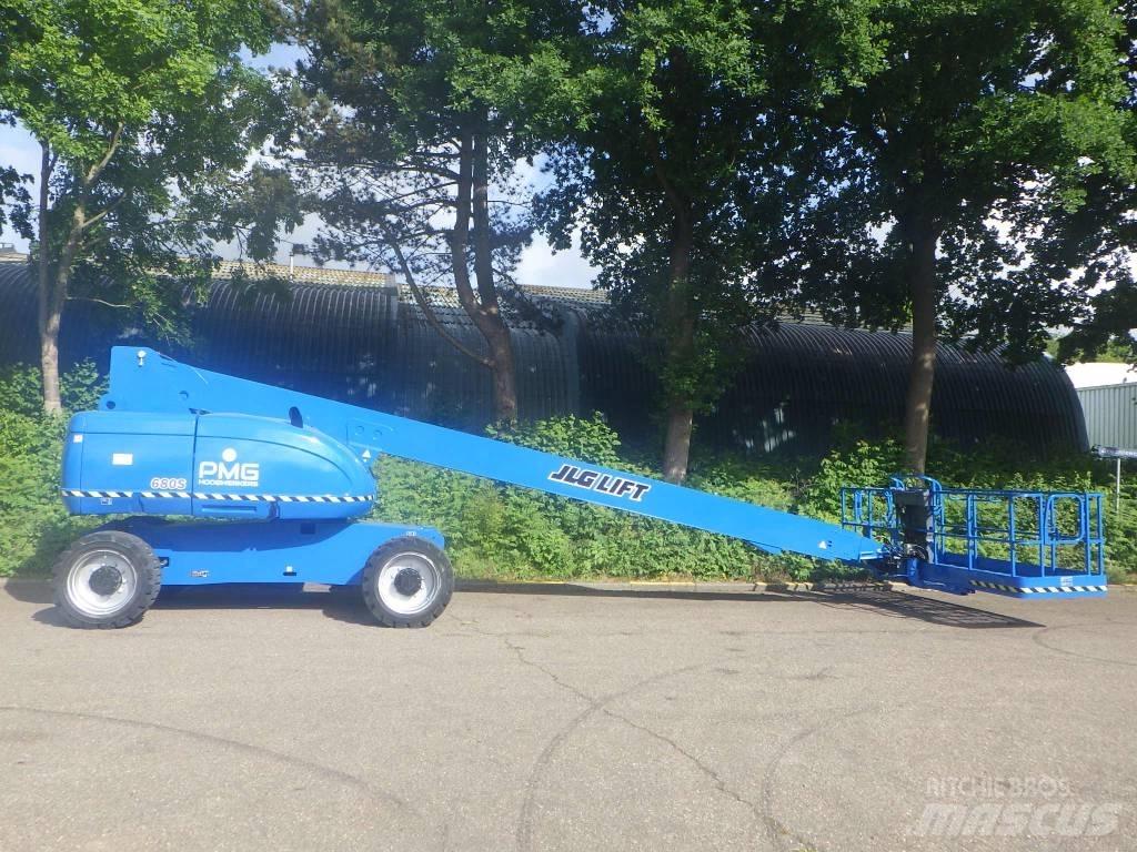 JLG 680S Телескопични повдигачи

