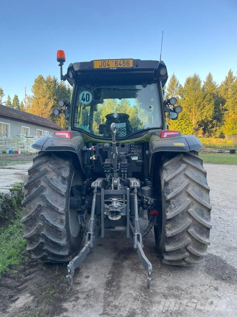 Valtra G 135 Трактори